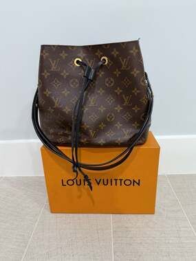 Louis Vuitton NéoNoé Monogram Canvas Bucket Bag Noir
